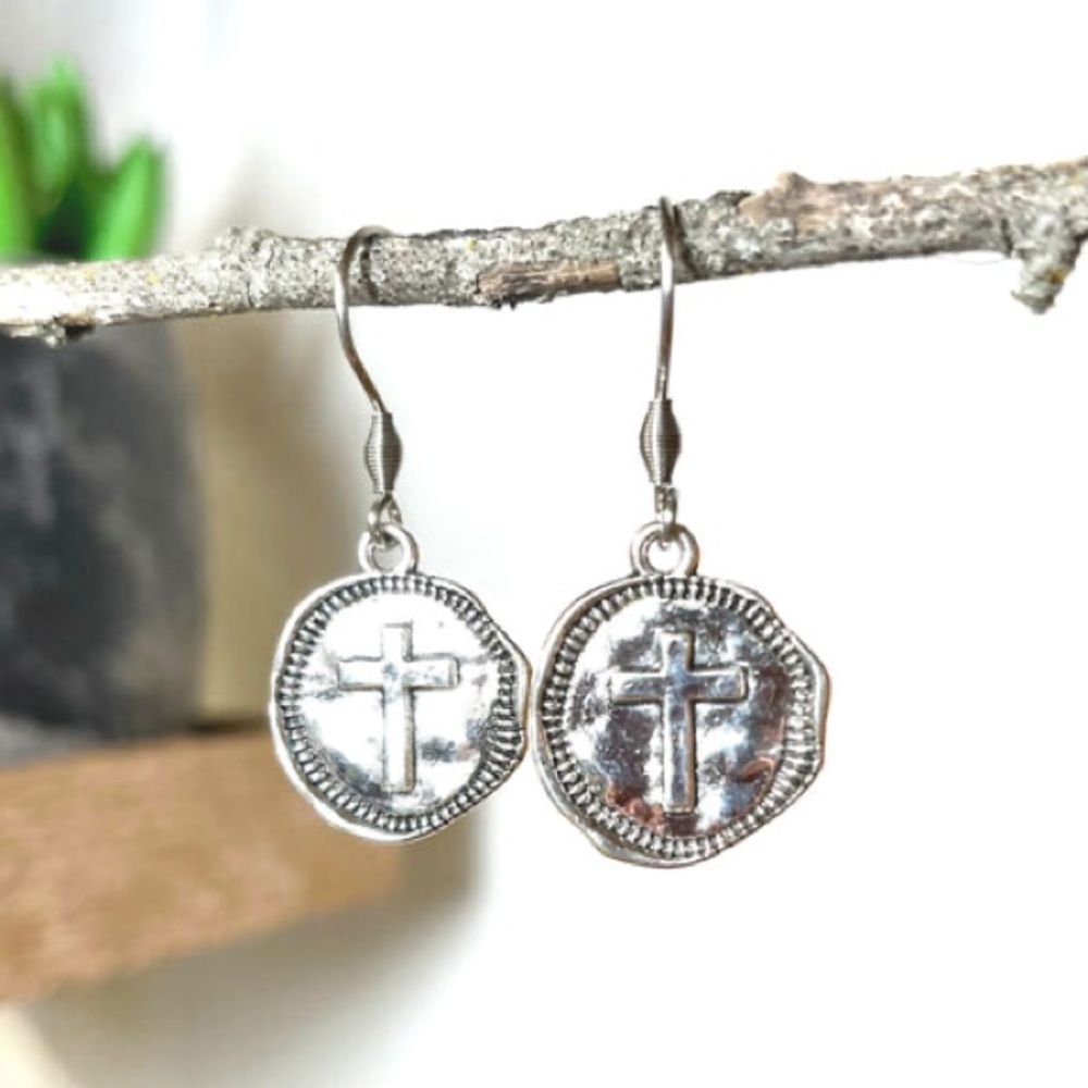 Western Chic Cross Etched Silver tone Dangle Earrings. Wax Seal Cross